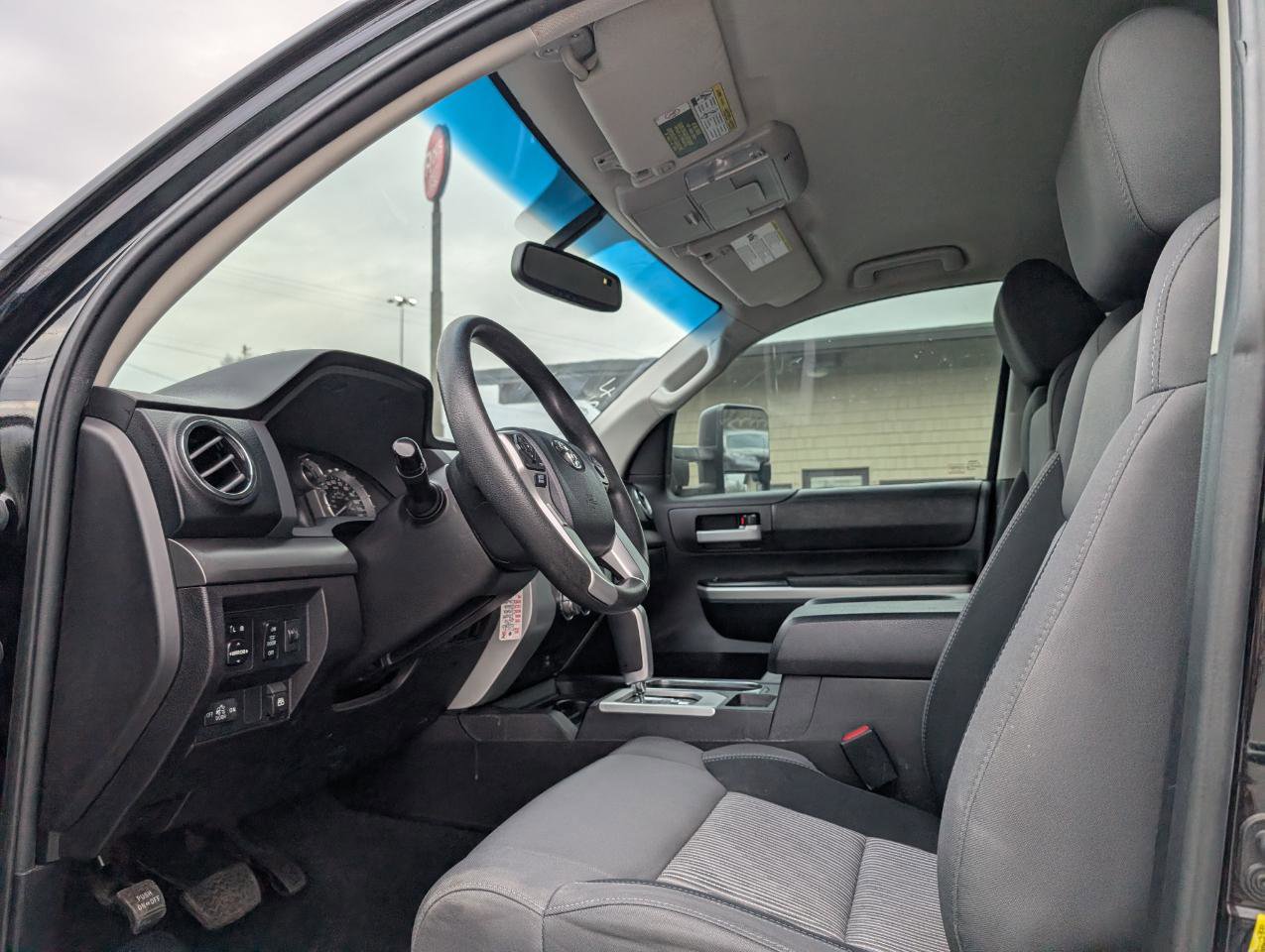 Used 2016 Toyota Tundra SR5 w/ SR5 Upgrade Package image 7