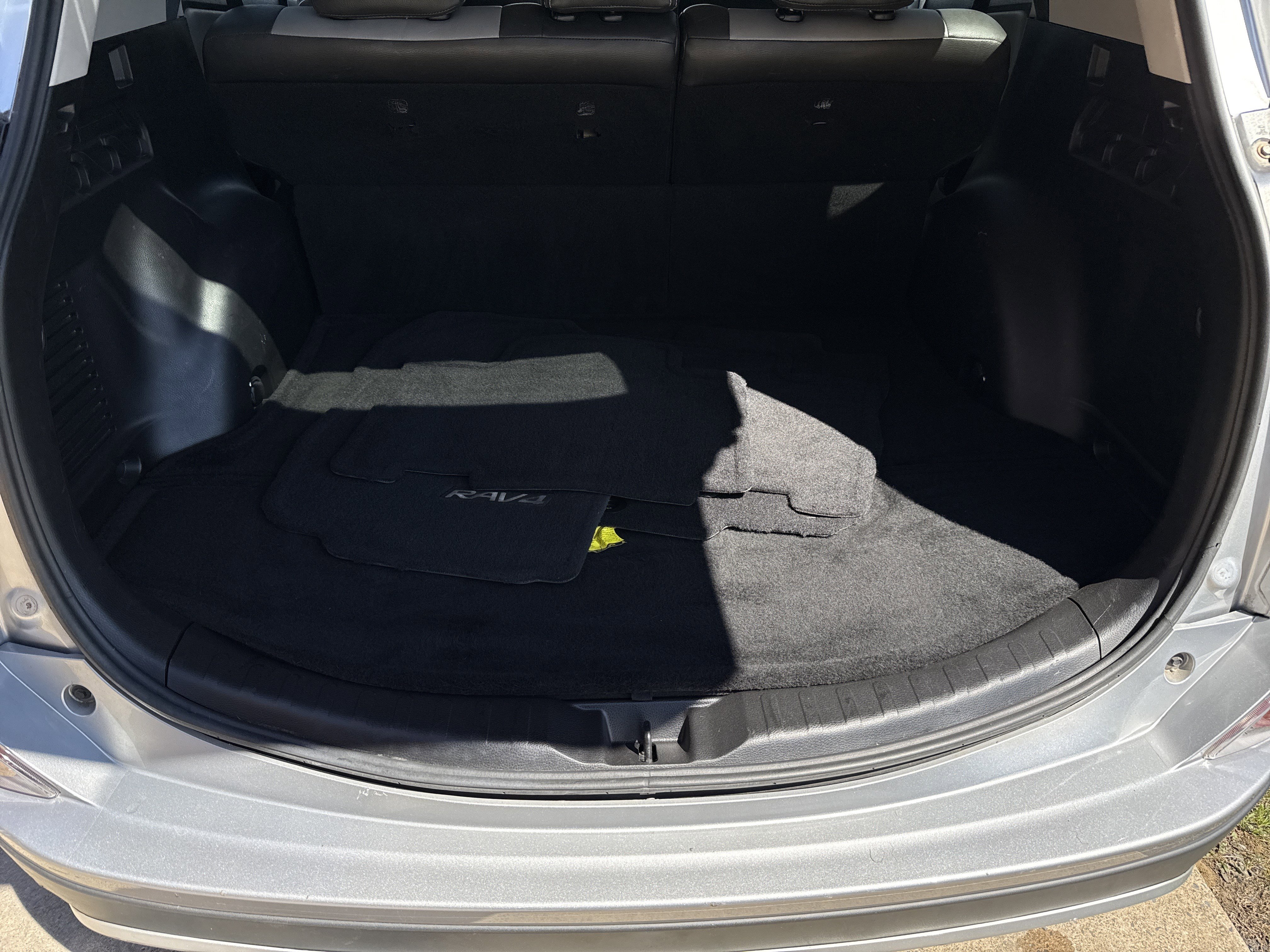 Used 2016 Toyota RAV4 XLE image 5