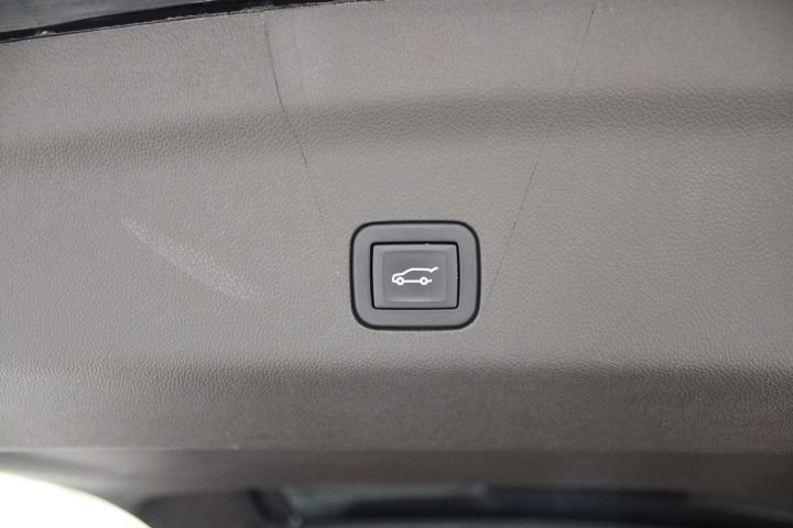Used 2023 GMC Yukon Denali AWD/4WD image 14