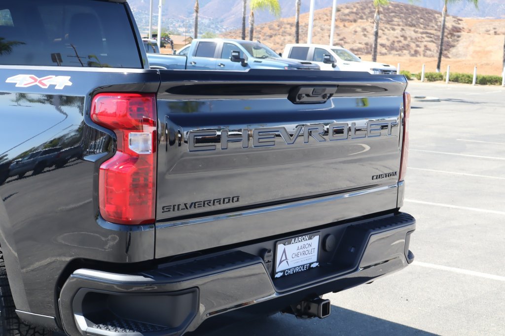 New 2026 Chevrolet Silverado 1500 Custom w/ Turbomax Blackout Package AWD/4WD image 8