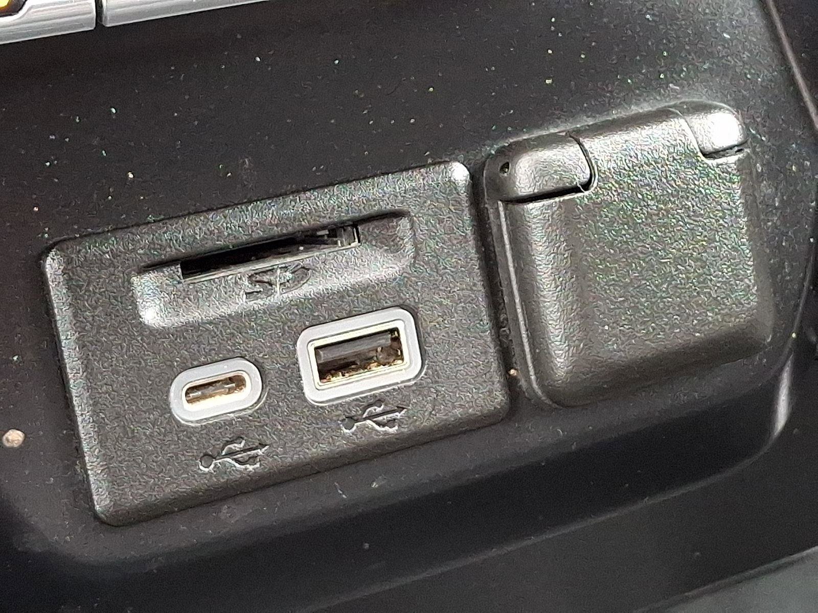 Used 2021 Chevrolet Silverado 1500 LT image 25