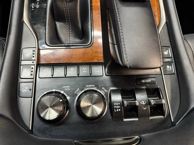 Used 2019 Lexus LX 570 4WD w/ Luxury Package image 20