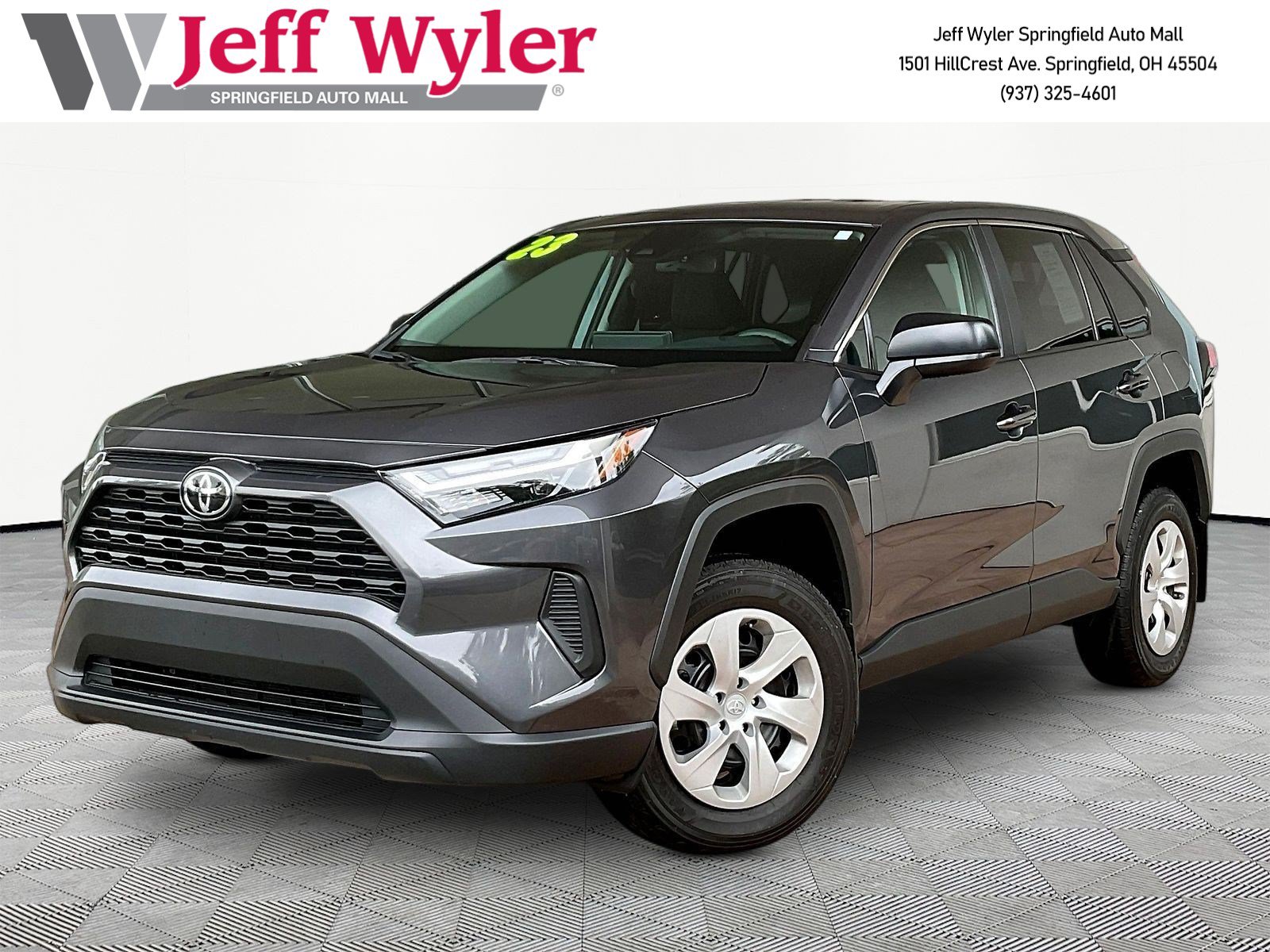 Used 2023 Toyota RAV4 LE AWD/4WD video 1