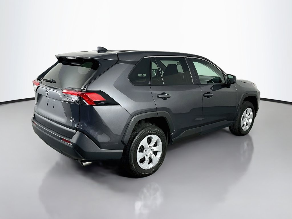 Used 2025 Toyota RAV4 LE AWD/4WD image 7