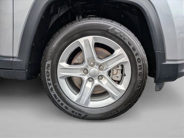 Used 2023 Jeep Compass Latitude w/ Sun and Sound Group AWD/4WD image 26