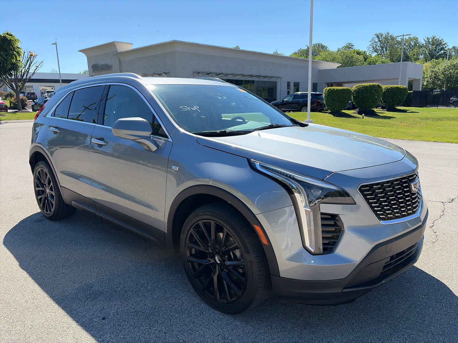 Certified 2023 Cadillac XT4 Luxury w/ Cold Weather Package AWD/4WD image 5