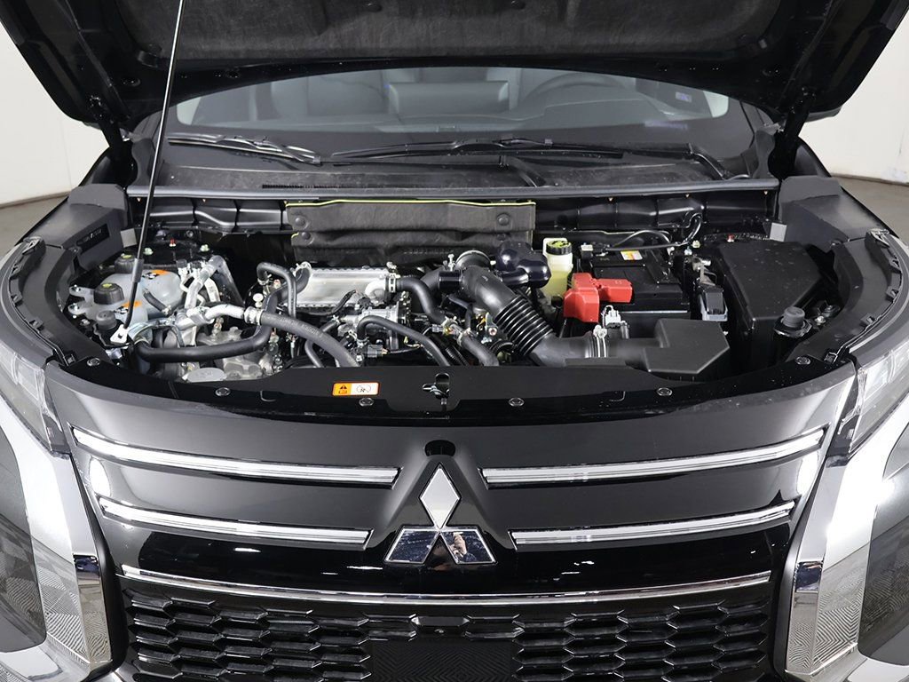 New 2026 Mitsubishi Outlander SE image 22