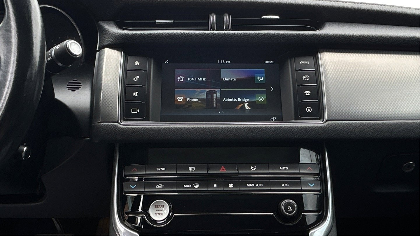 Used 2016 Jaguar XF Premium image 23