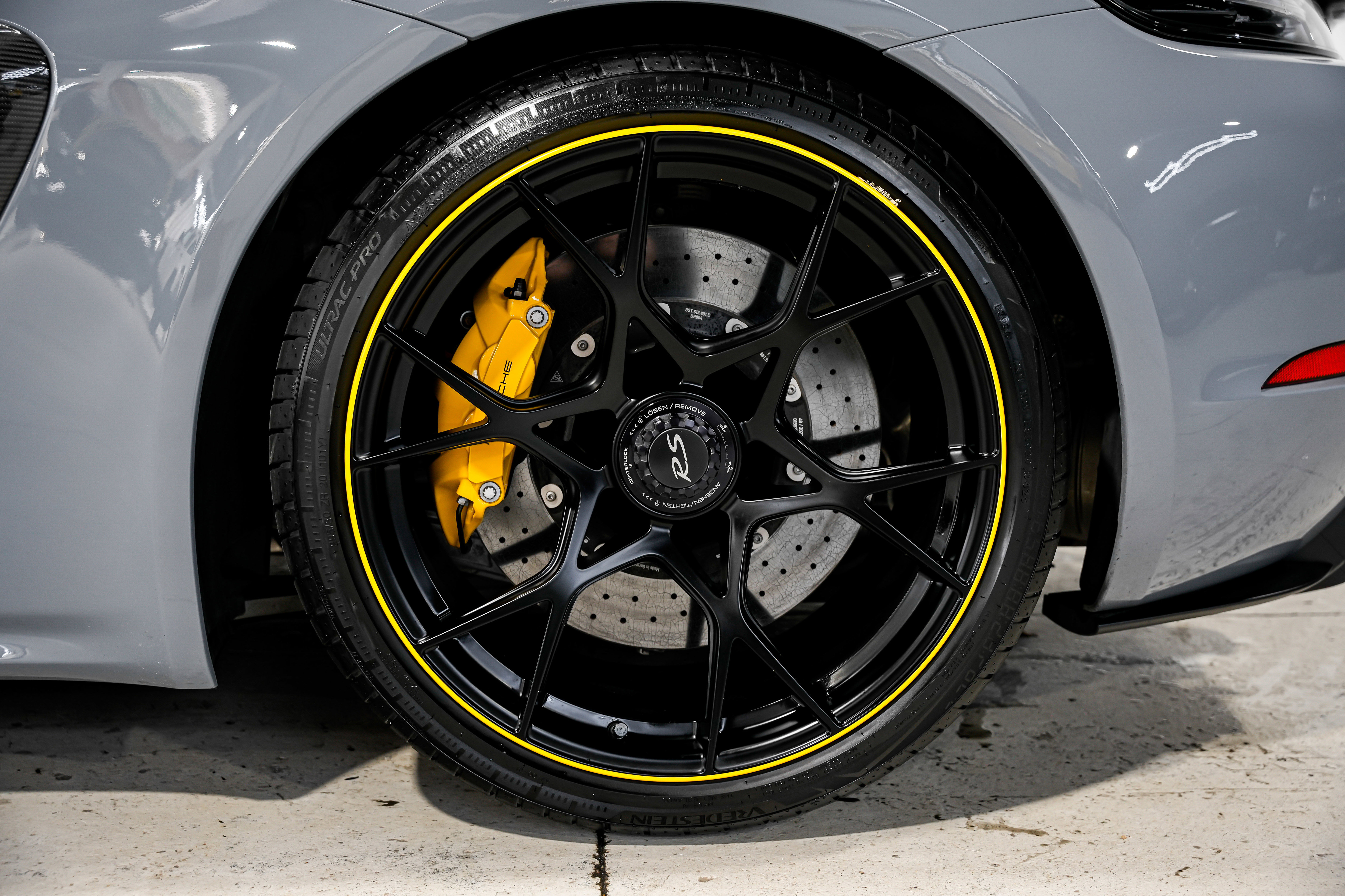 Used 2023 Porsche 718 Cayman GT4 RS RWD image 43