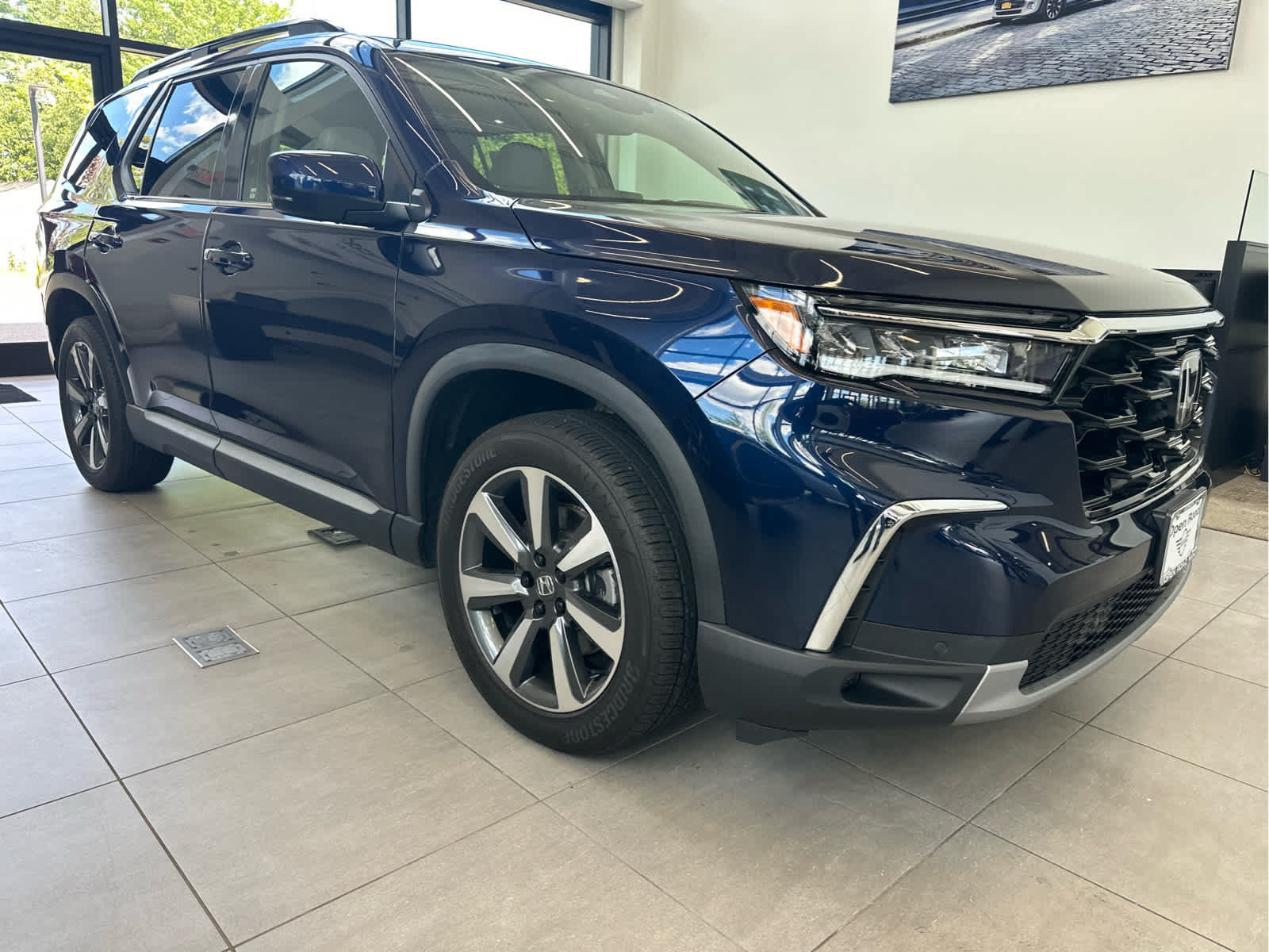 Used 2025 Honda Pilot Touring image 2