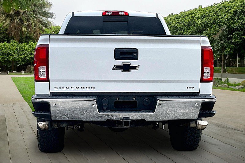 Used 2018 Chevrolet Silverado 1500 LTZ w/ Texas Edition AWD/4WD image 3
