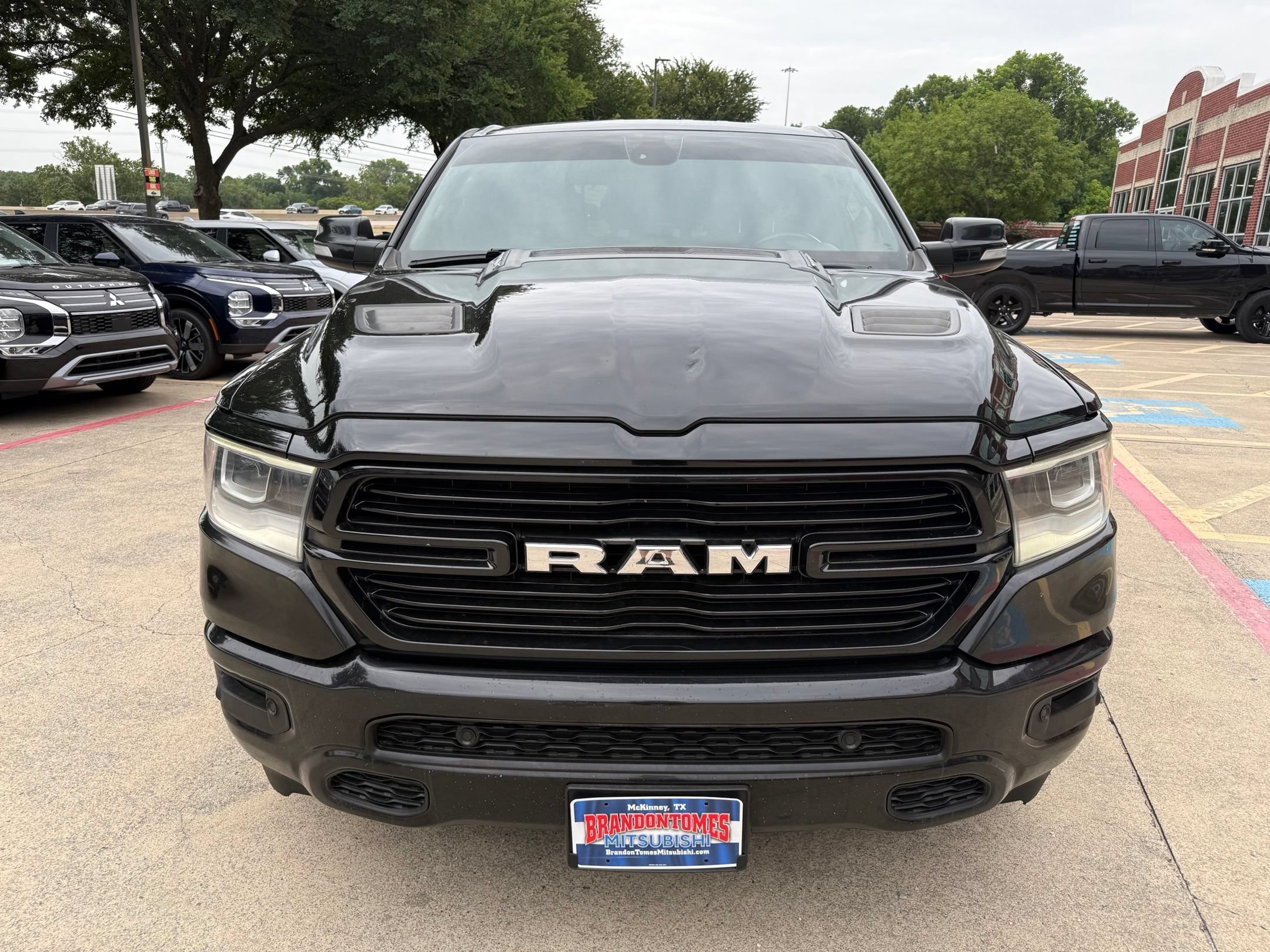 Used 2019 RAM 1500 Laramie w/ Sport Appearance Package AWD/4WD image 9