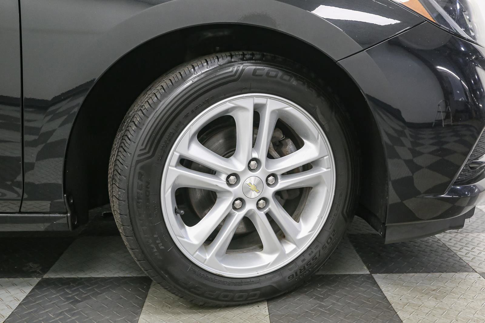 Used 2018 Chevrolet Cruze LT image 15