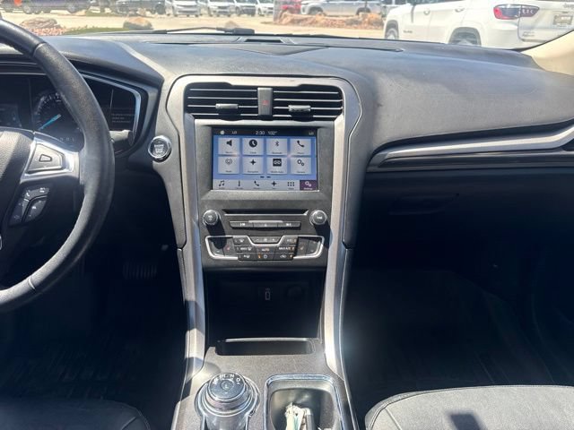 Used 2017 Ford Fusion Energi SE FWD image 13