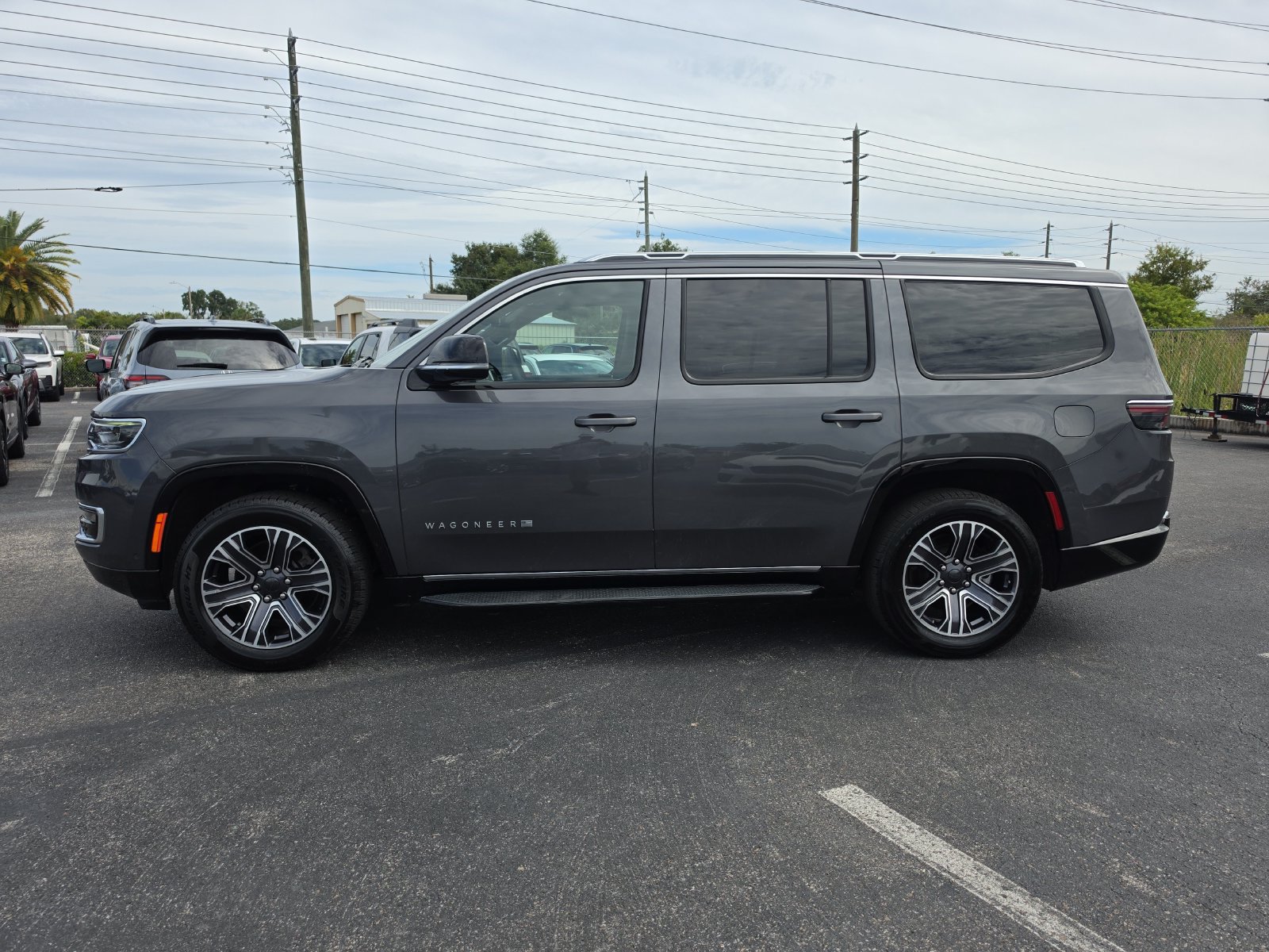 Used 2024 Jeep Wagoneer Series II w/ Flexible Seating Group RWD image 5