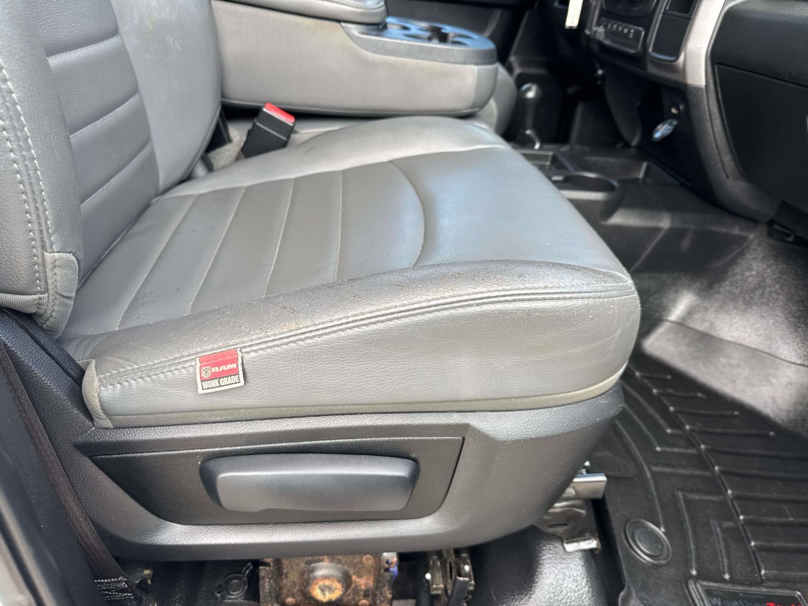 Used 2017 RAM 2500 Tradesman w/ Chrome Appearance Group image 11