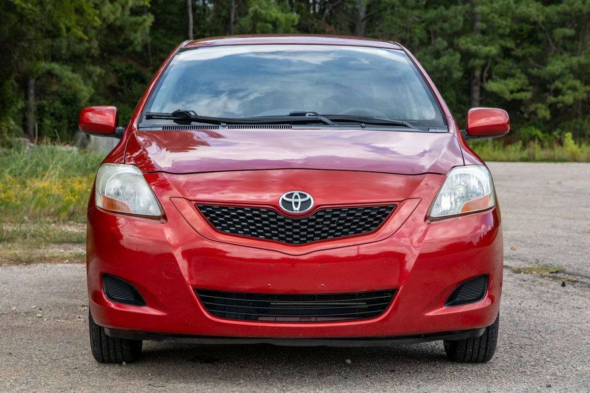 Used 2010 Toyota Yaris Sedan FWD image 2