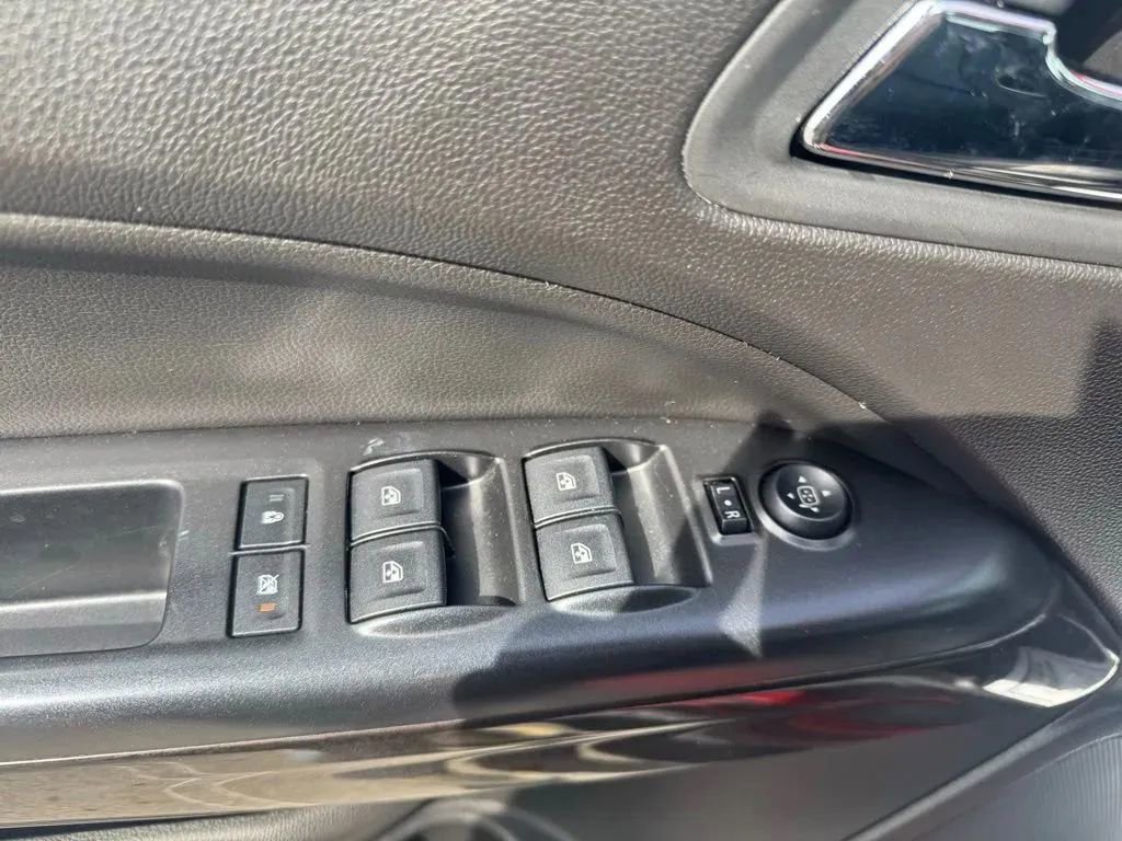 Used 2016 GMC Canyon SLT image 11