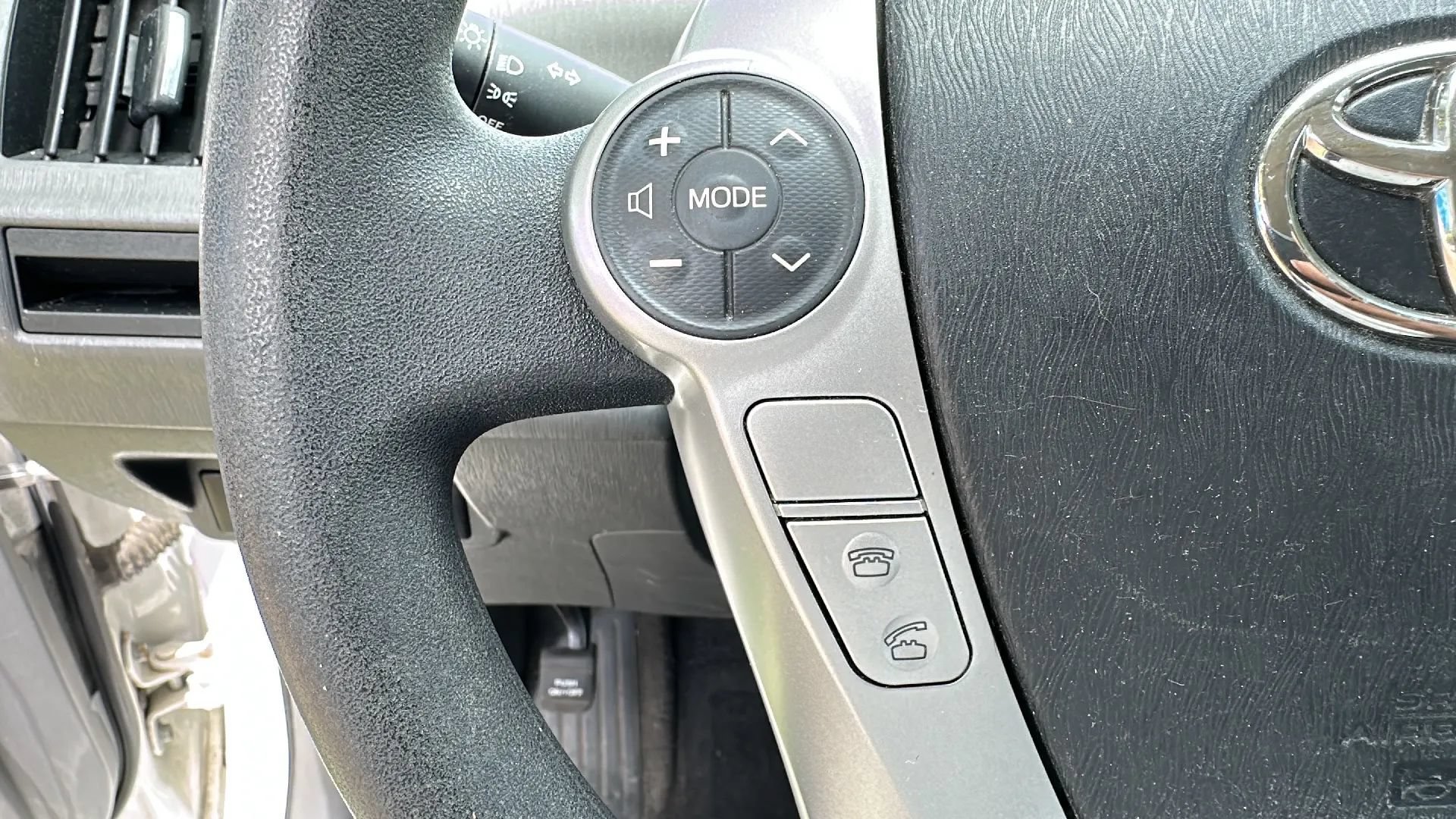 Used 2012 Toyota Prius V Two FWD image 31