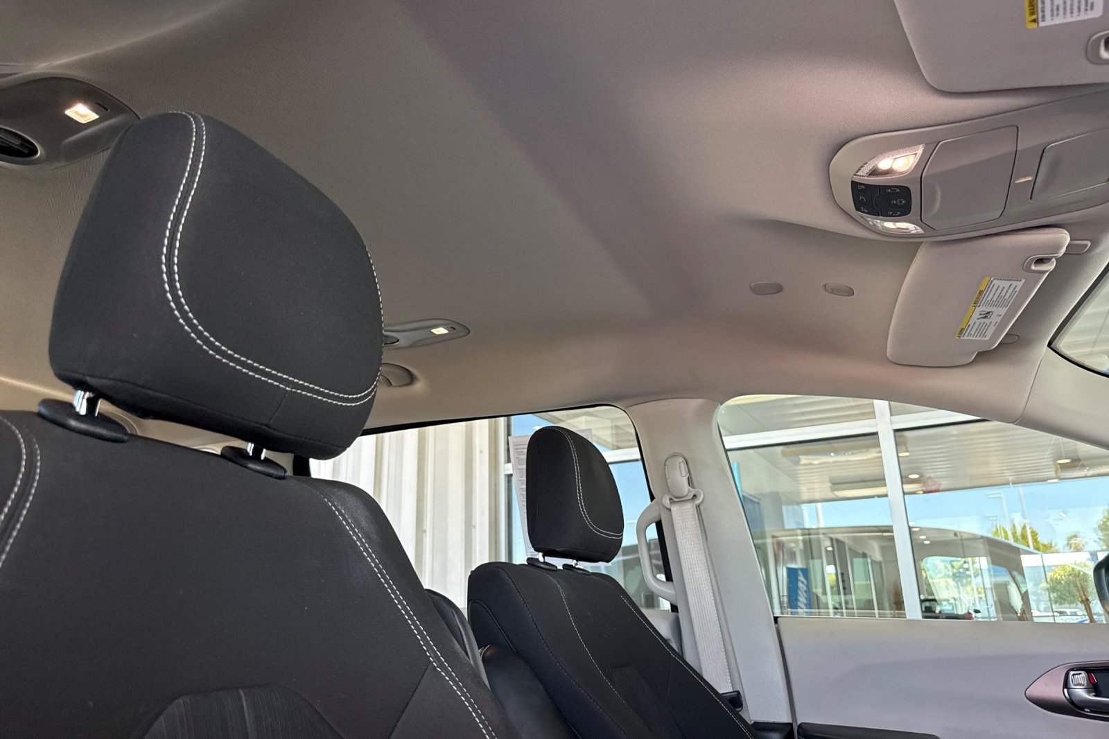 Certified 2022 Chrysler Voyager LX FWD image 18