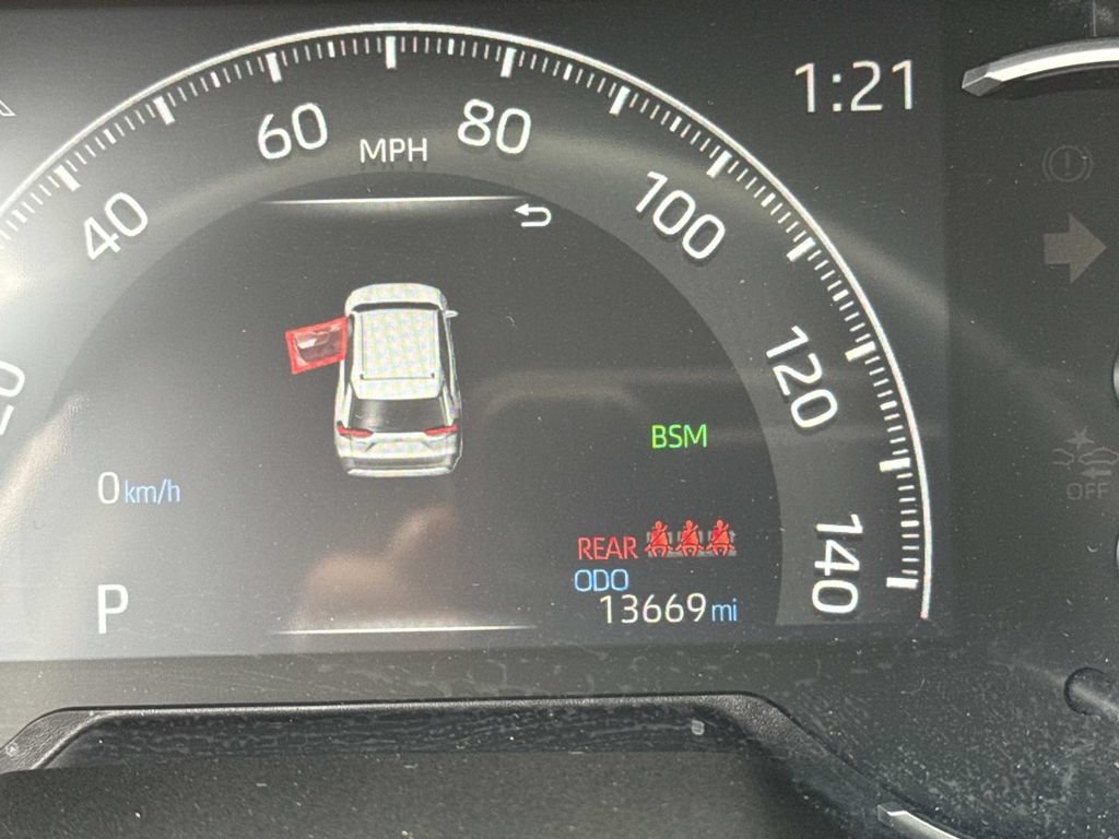 Used 2025 Toyota RAV4 XLE Premium FWD image 37