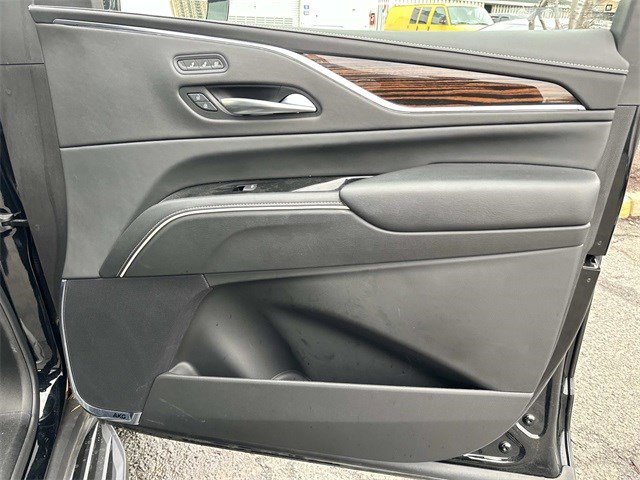 Used 2023 Cadillac Escalade ESV Premium Luxury image 8