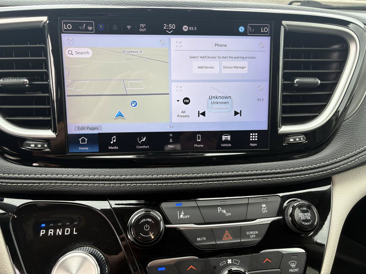 Used 2024 Chrysler Pacifica Limited FWD image 26