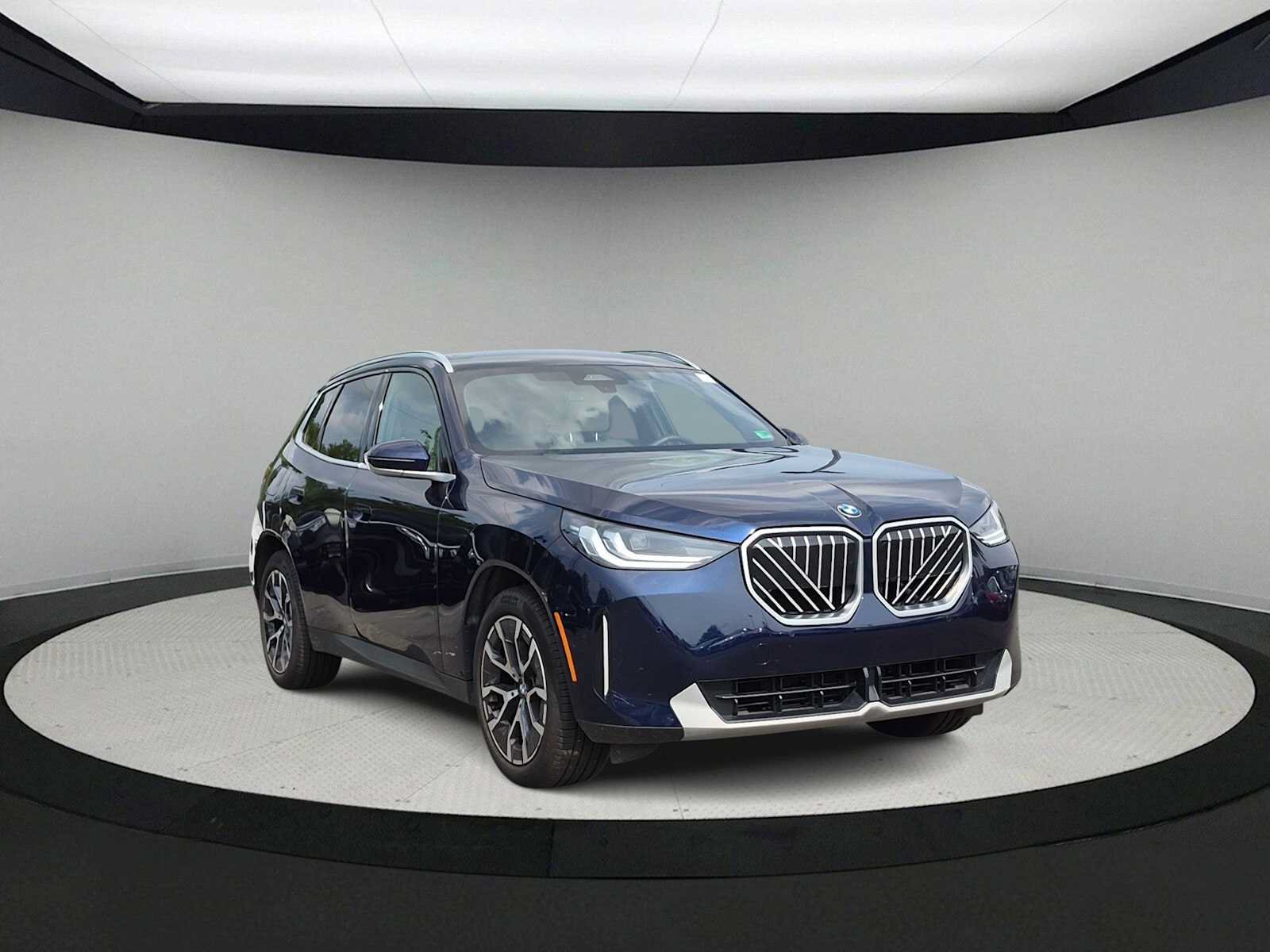 Used 2026 BMW X3 xDrive30i w/ Convenience Package AWD/4WD image 2