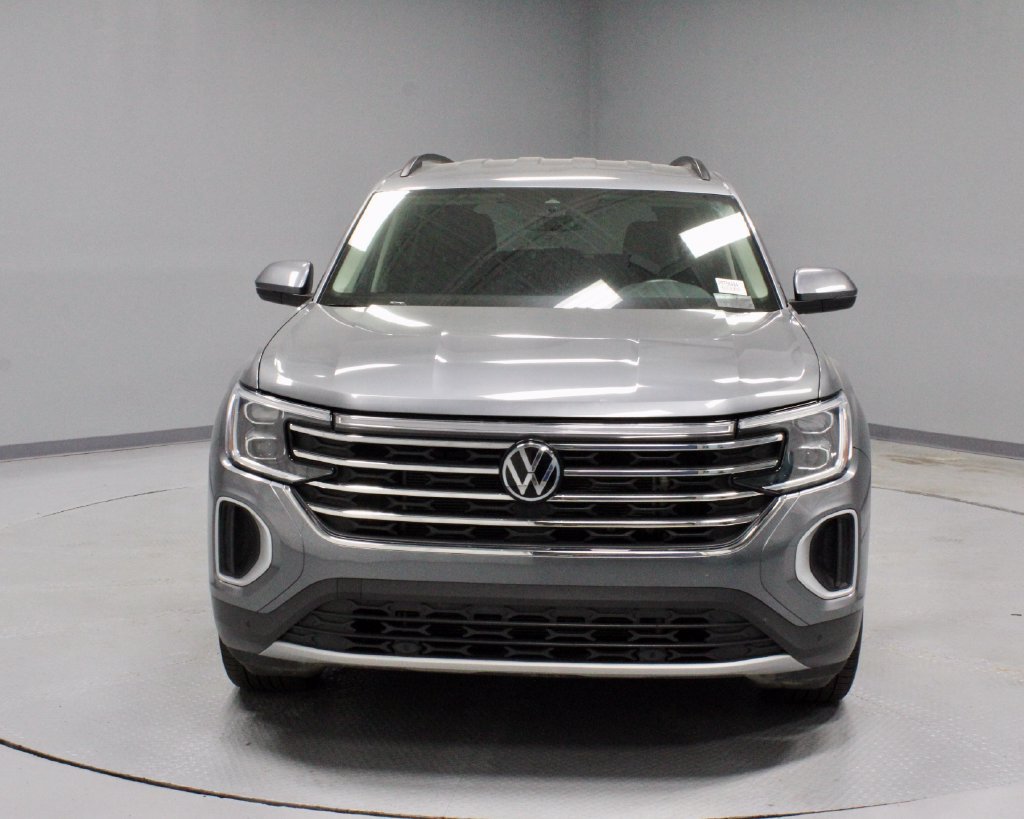 Used 2025 Volkswagen Atlas SE AWD/4WD image 6