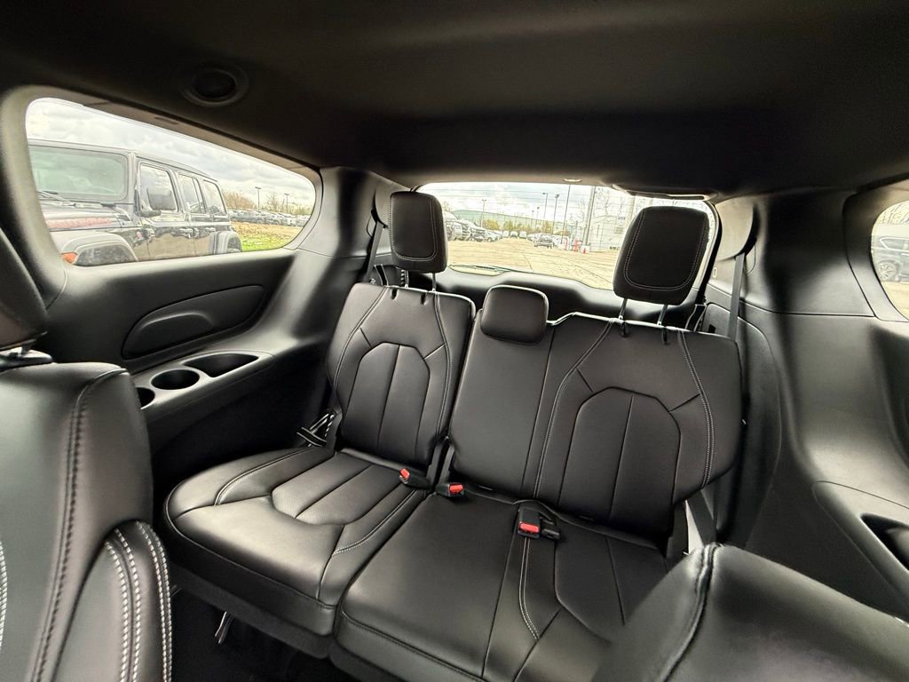 New 2026 Chrysler Voyager LX image 25
