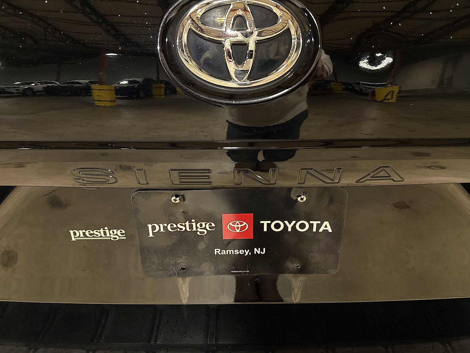 Used 2018 Toyota Sienna XLE w/ XLE Navigation Package image 29