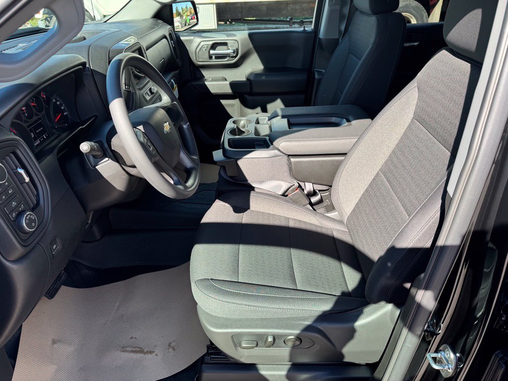 New 2026 Chevrolet Silverado 1500 Custom w/ Turbomax Blackout Package AWD/4WD image 11