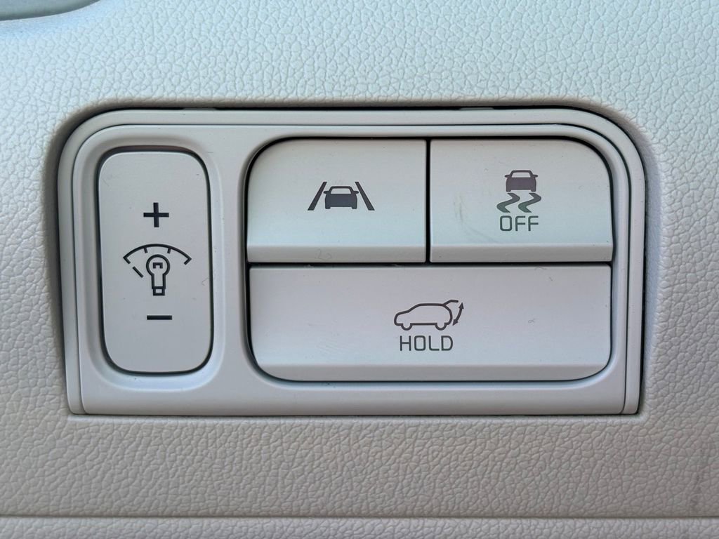 Certified 2023 Kia Sorento SX image 25