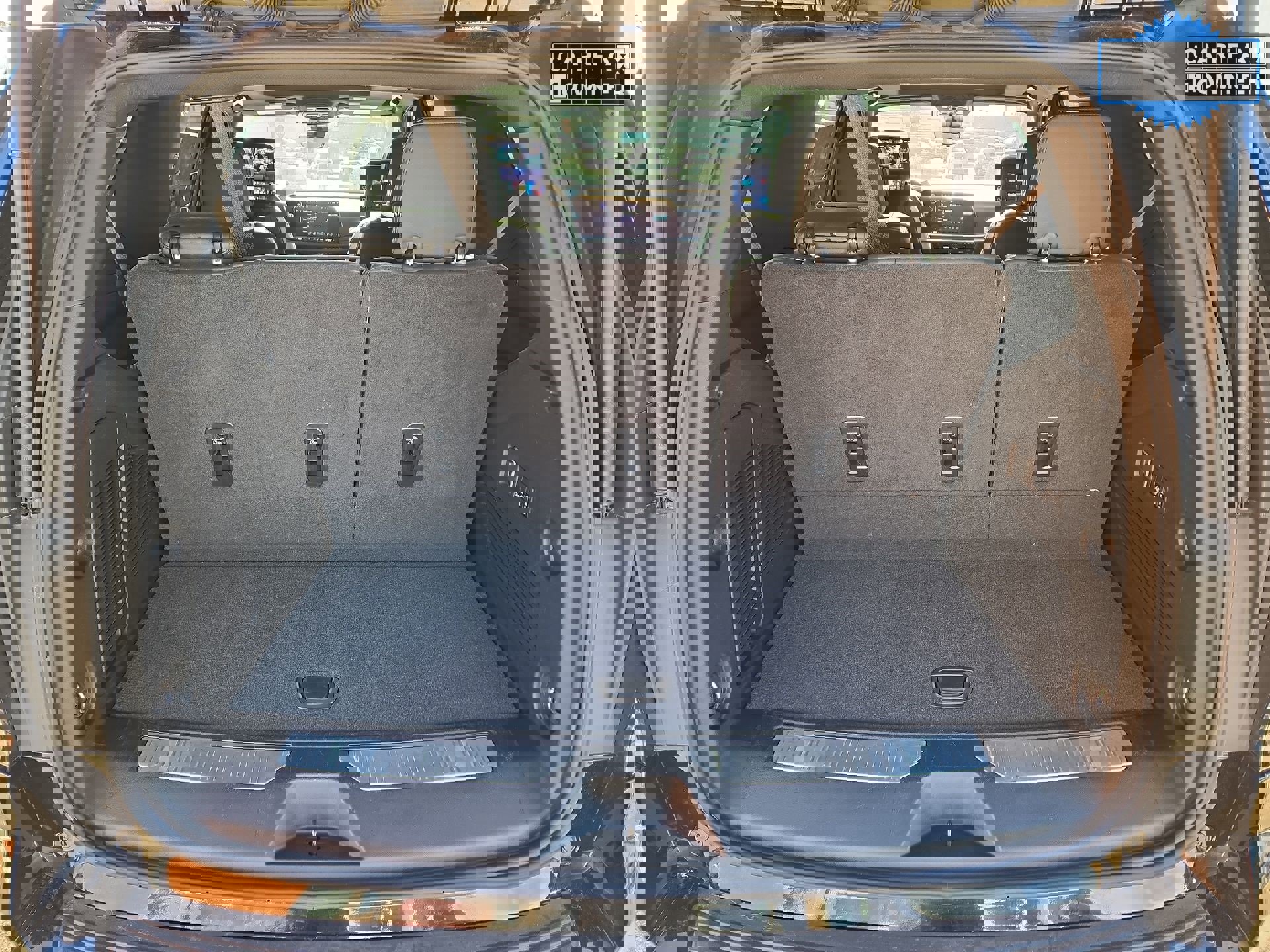 Used 2025 Chevrolet Tahoe High Country image 12