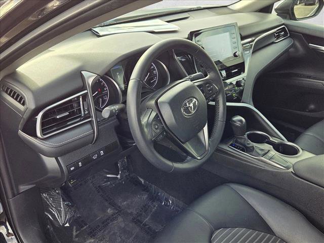 Used 2024 Toyota Camry SE image 10