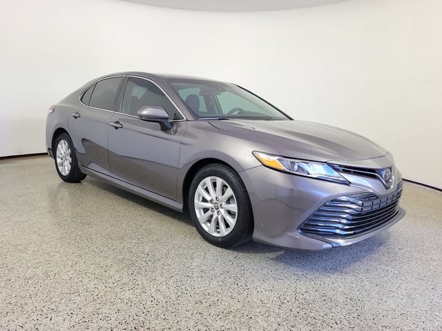 Used 2020 Toyota Camry LE FWD image 4