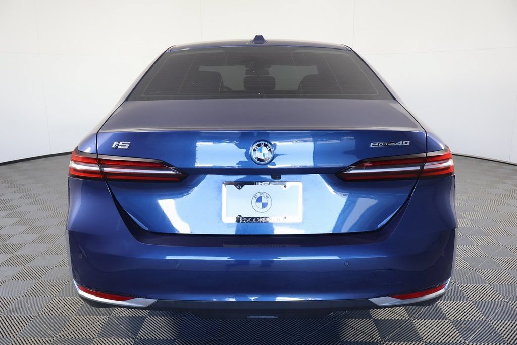 Used 2024 BMW i5 eDrive40i w/ Premium Package RWD image 5