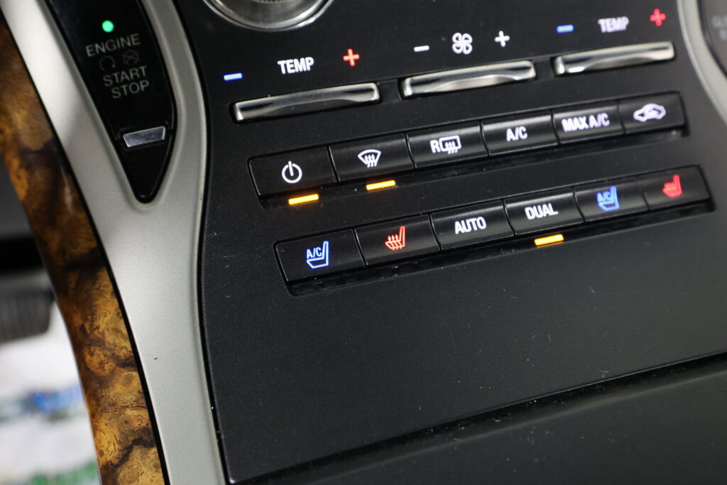 Used 2016 Lincoln MKX Reserve w/ Climate Package image 37