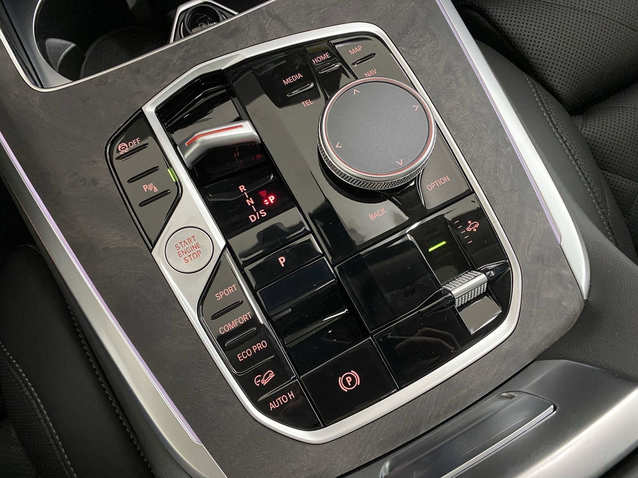 Used 2026 BMW X7 xDrive40i w/ Premium Package image 18