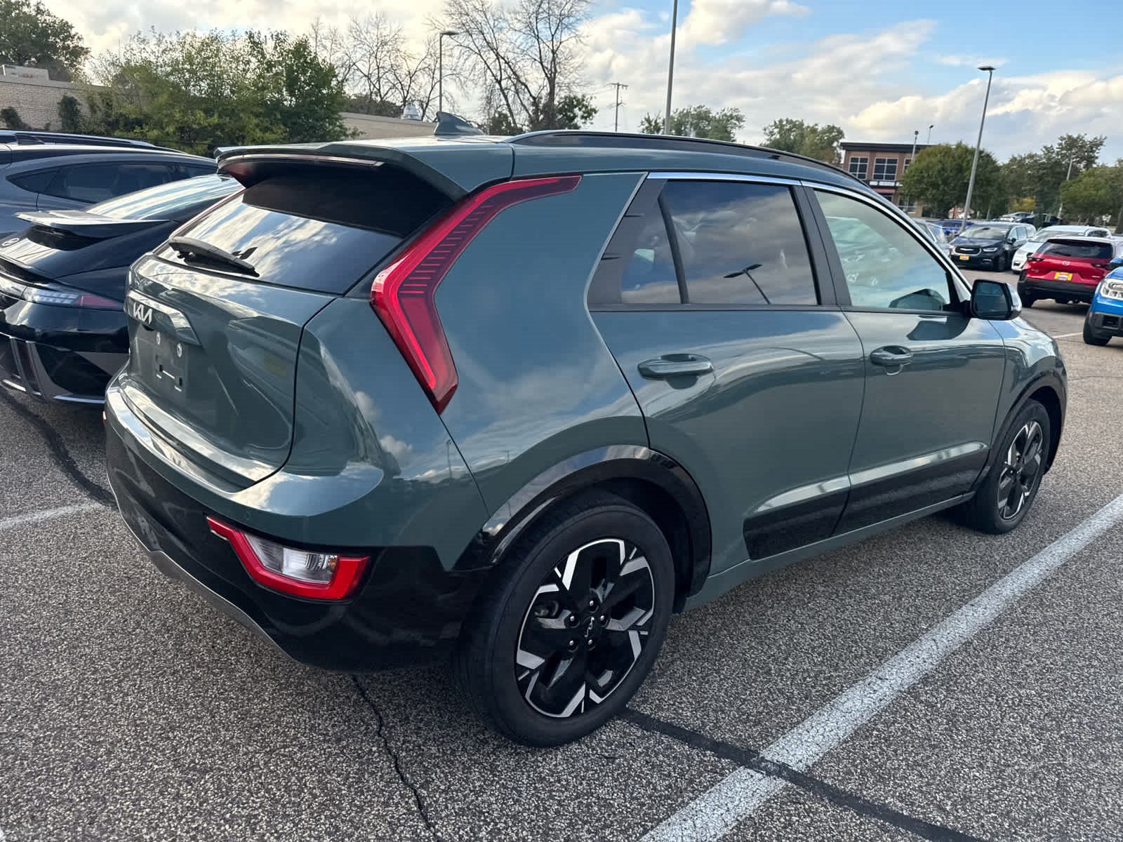 Used 2023 Kia Niro Wind w/ Wind Preserve Package FWD image 3