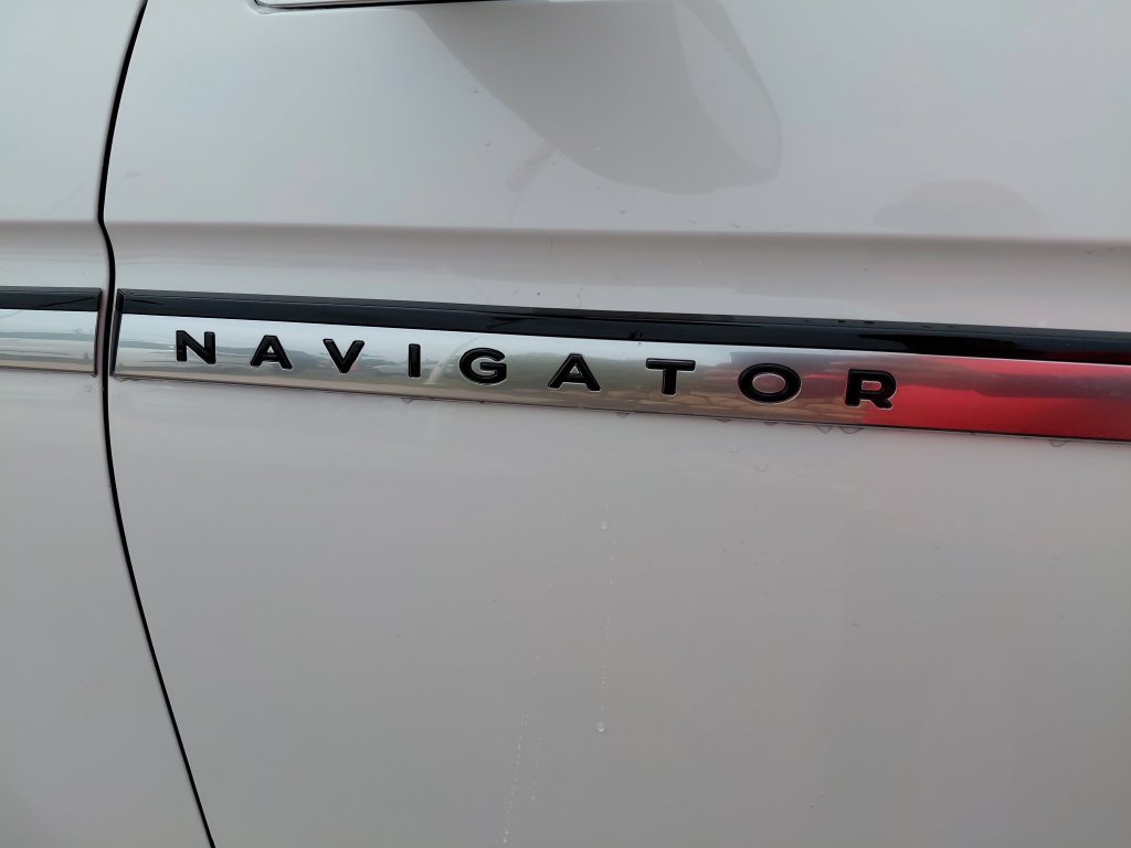 New 2026 Lincoln Navigator L Reserve AWD/4WD image 5
