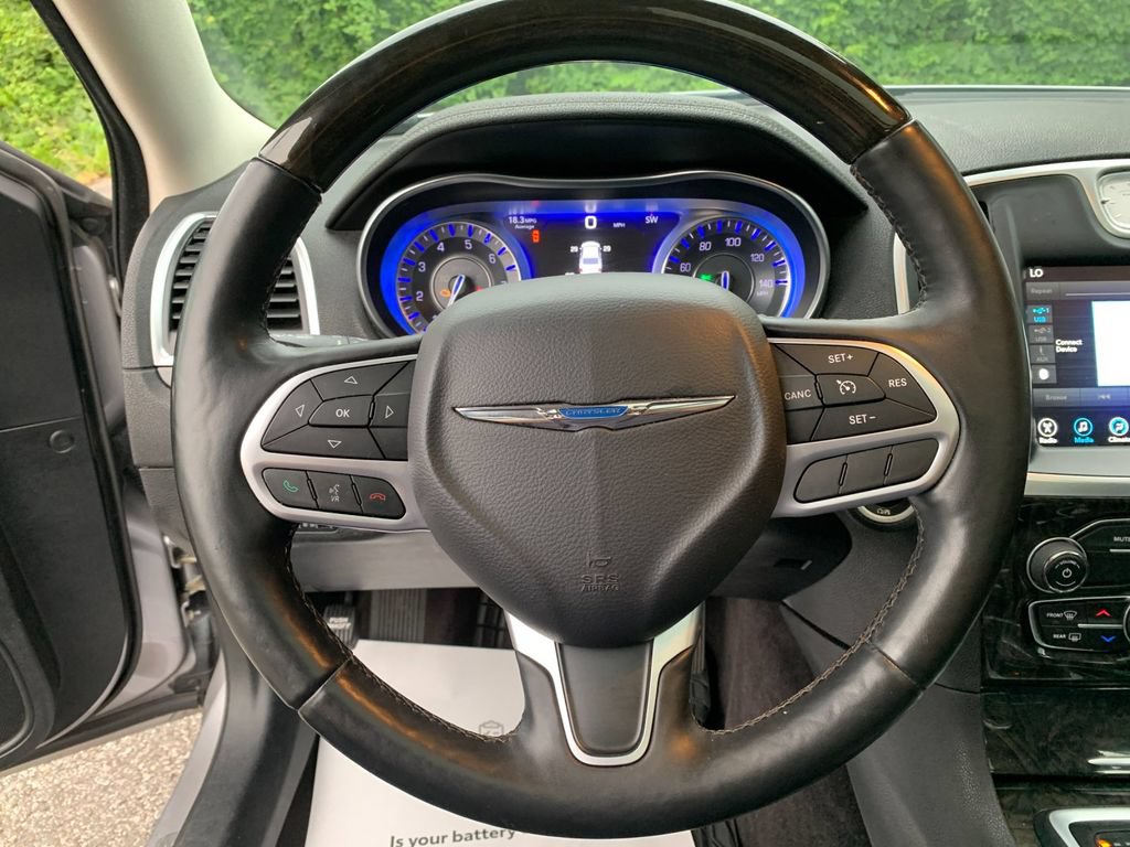 Used 2017 Chrysler 300 C AWD/4WD image 27
