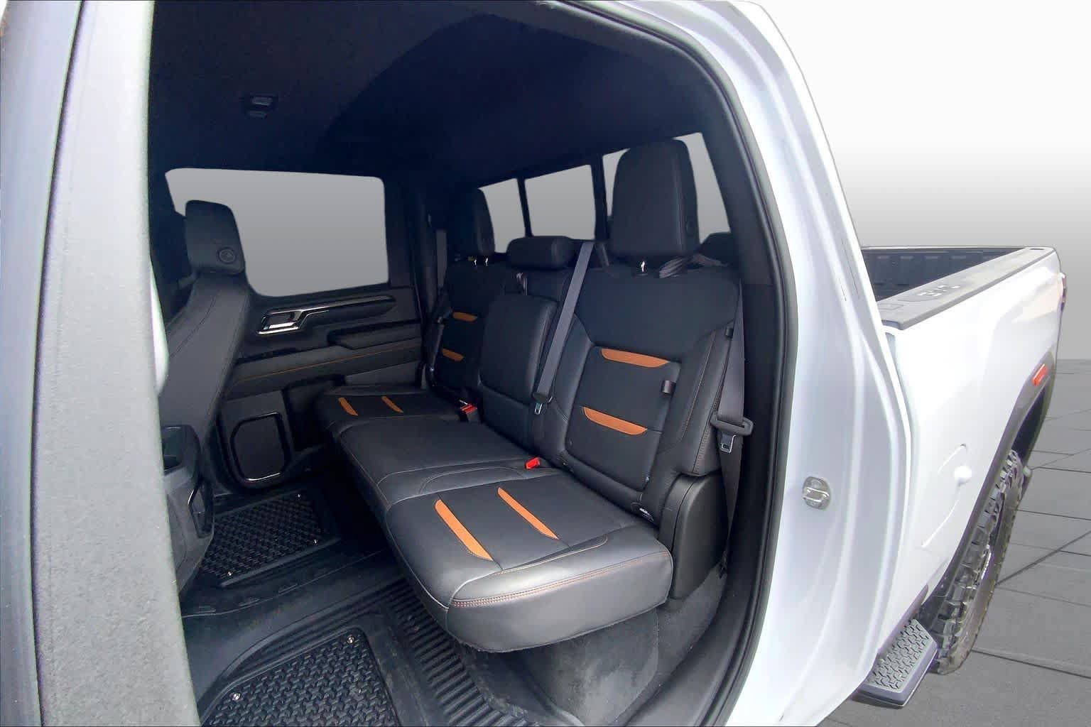 Used 2024 GMC Sierra 2500 AT4 w/ AT4 Premium Plus Package AWD/4WD image 21