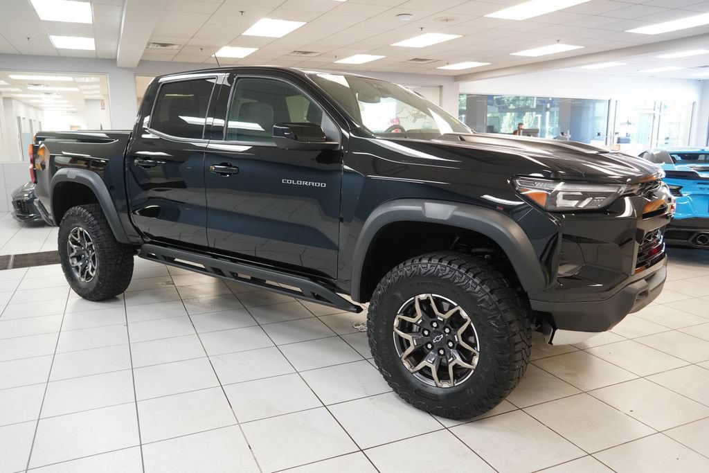 Used 2023 Chevrolet Colorado ZR2 w/ ZR2 Convenience Package III AWD/4WD image 15