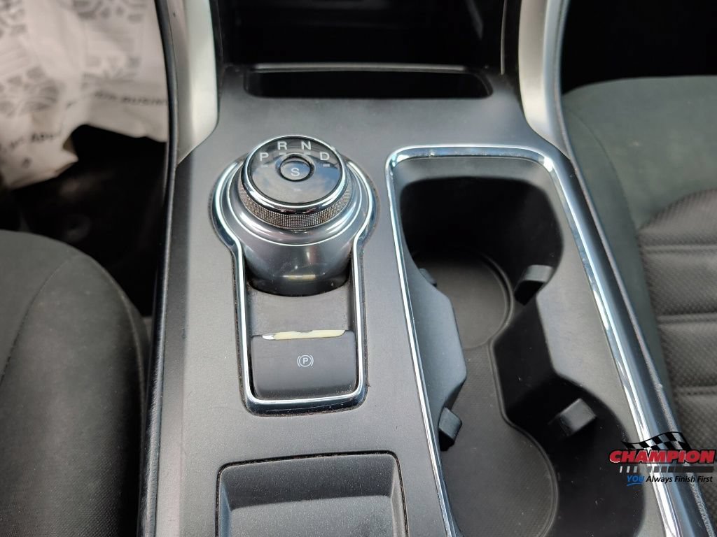 Used 2018 Ford Fusion SE w/ Fusion SE Technology Package FWD image 18