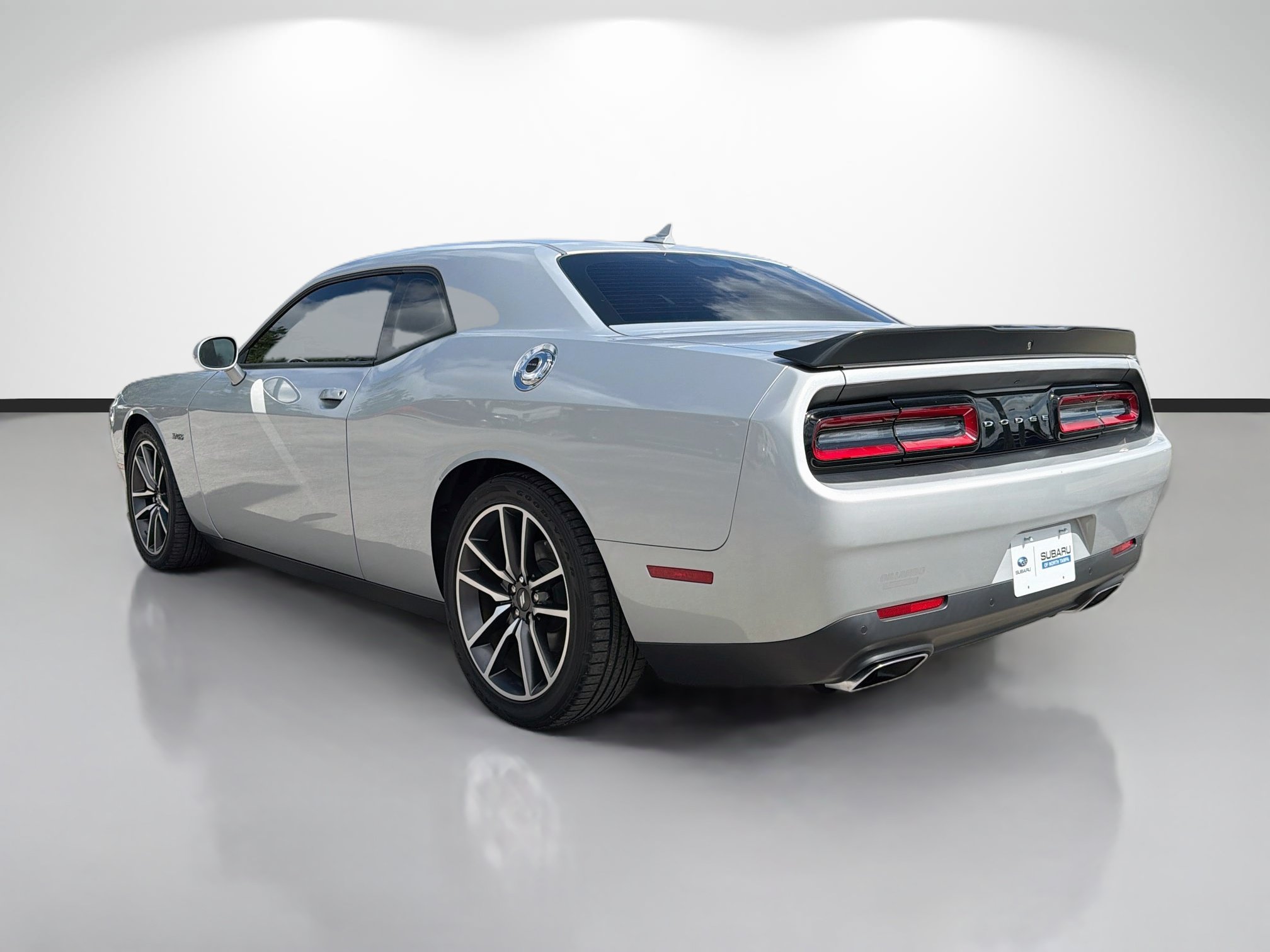 Used 2023 Dodge Challenger R/T RWD image 5