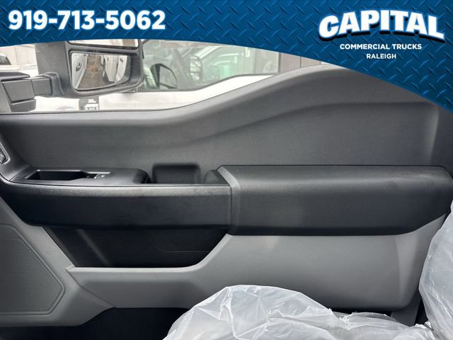 New 2026 Ford F250 XL w/ XL Chrome Package image 28