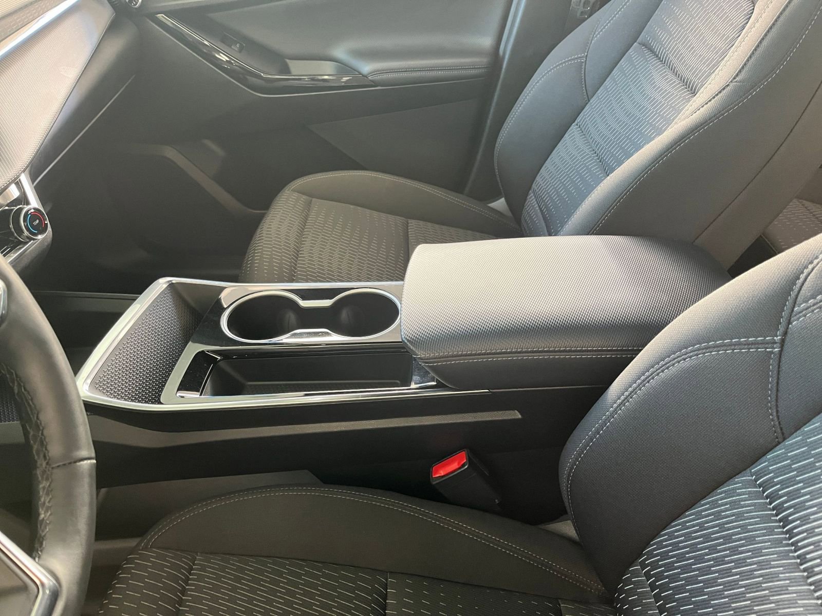 Used 2025 Chevrolet Equinox LT image 42