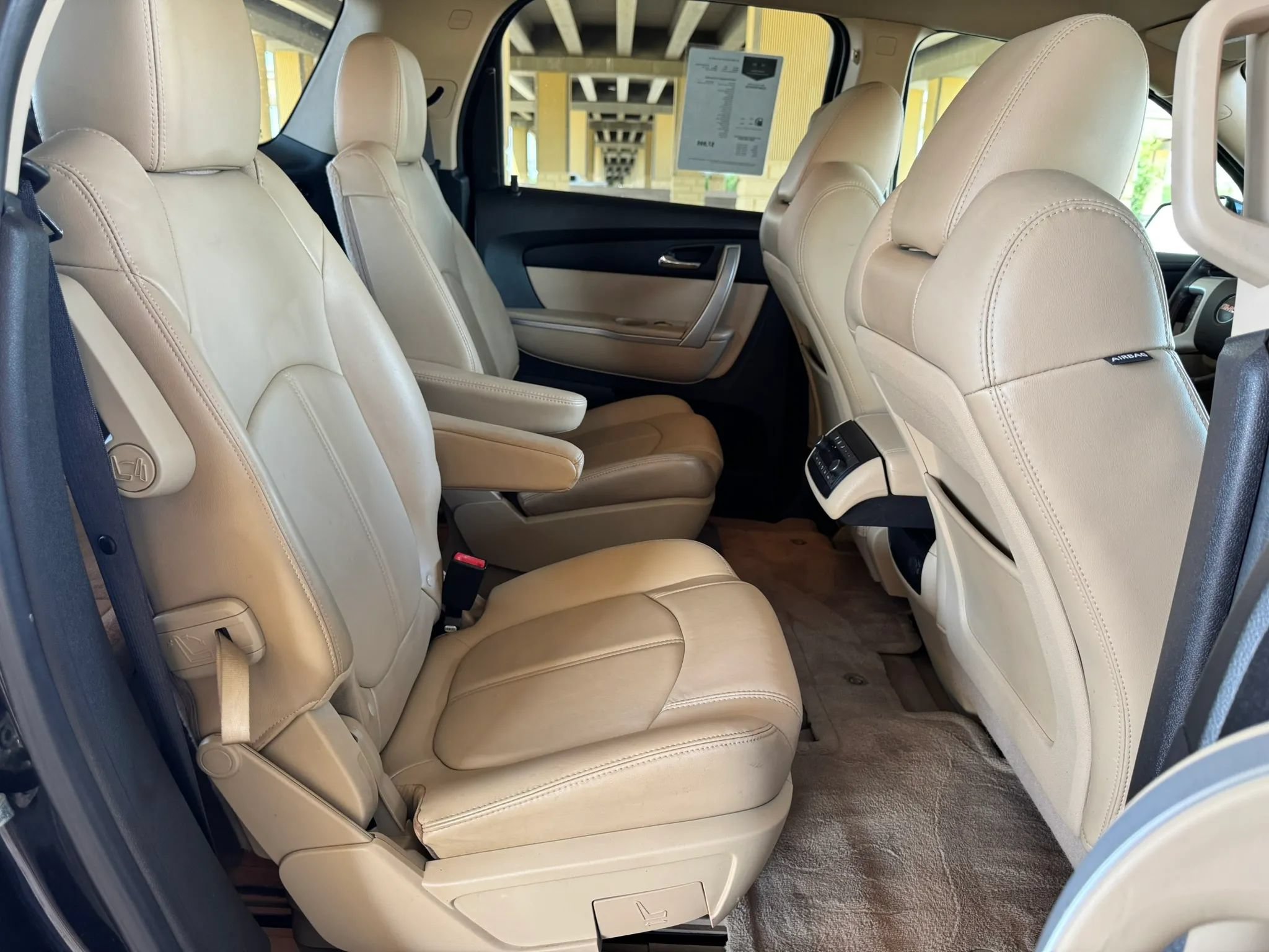 Used 2011 GMC Acadia SLT FWD image 25