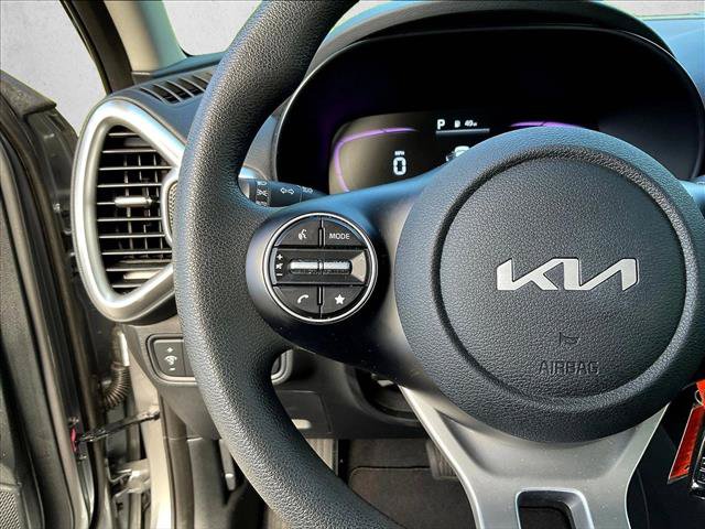 Used 2025 Kia Soul LX FWD image 19